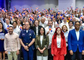 Ministra de Interior y Policía juramenta a 149 de extranjeros que asumen nacionalidad dominicana