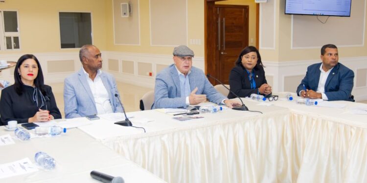 Comisión de Hacienda del Senado escuchará ejecutivos del SNS sobre proyecto que propone incentivos a médicos especialistas en provincias fronterizas