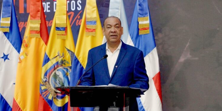 COORDINADOR DEL GABINETE DE TRANSPORTE QUE SE HACE NECESARIO ALINEAR LOS SISTEMAS DE DATOS DE LAS INSTITUCIONES DE TRANSITO Y TRANSPORTE DEL PAIS.