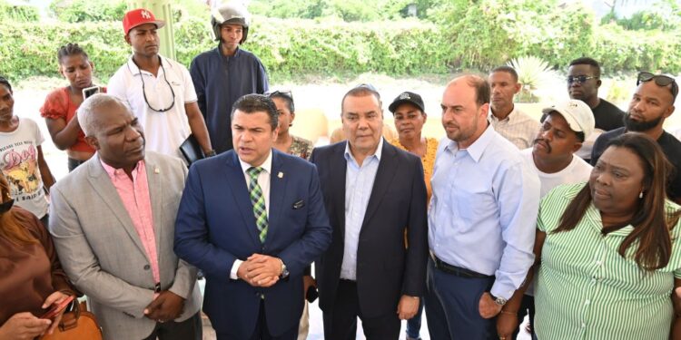 Comisión de diputados inspecciona terrenos permutados en San Pedro de Macorís