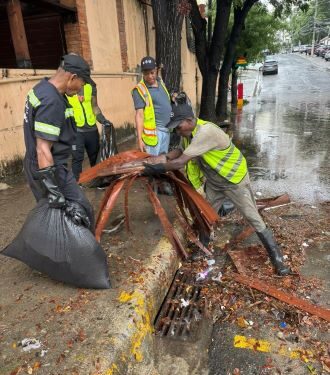 Alcaldía del Distrito Nacional continúa trabajos para mitigar incidencia de vaguada