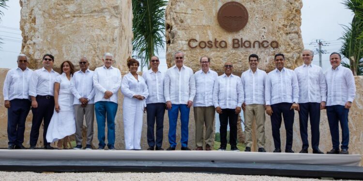 Presidente Abinader anuncia transformación integral de Boca Chica con inversión superior a RD$20 mil millones