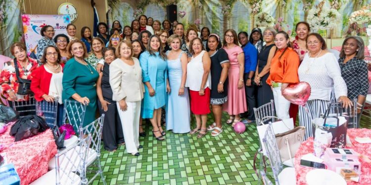 UNATOGA y Fundación Cambiando Vidas realizan emotivo reconocimiento a las madres dominicanas