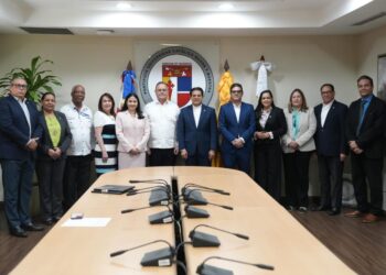 Ministerio de Agricultura y PUCMM lanzan Programa Nacional de Formación de Extensionistas en Agricultura Bajo Riego