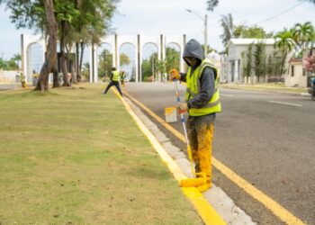 Alcaldía del Distrito Nacional reacondiciona cementerios previo al Día de las Madres