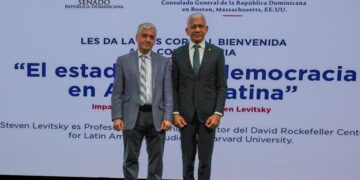 Politólogo estadounidense, Steven Levitsky, imparte en el Senado de la República la conferencia «Estado de la Democracia en América Latina”