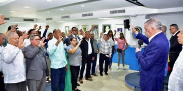PRD rechaza propuesta de reforma fiscal y advierte que golpeará a las clases media y pobre