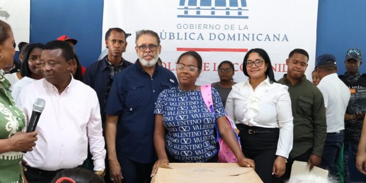Residentes en Elias Piña reciben jornada asistencial encabezada por Desarrollo de la Comunidad