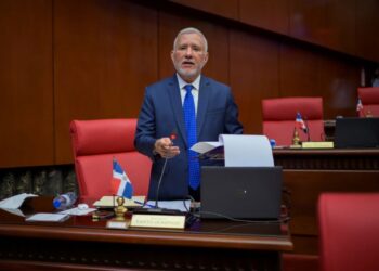 Taveras propone eliminar prisión por difamación y derogar ultraje a funcionarios