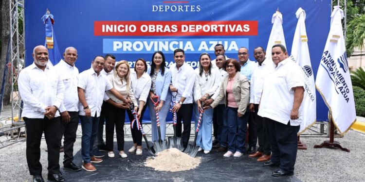 Ministro Kelvin Cruz anuncia construcción de cinco techados en Azua con inversión de RD$156 millones