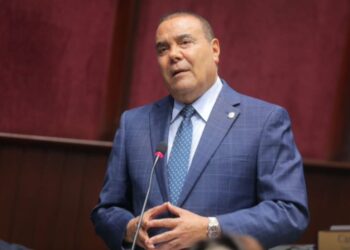 Diputado de San Pedro de Macorís denuncia los funcionarios son solo unos «come cheques» y descuidan a la población
