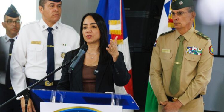 Ministra de Interior y Policía garantiza transparencia en el caso de la Vega