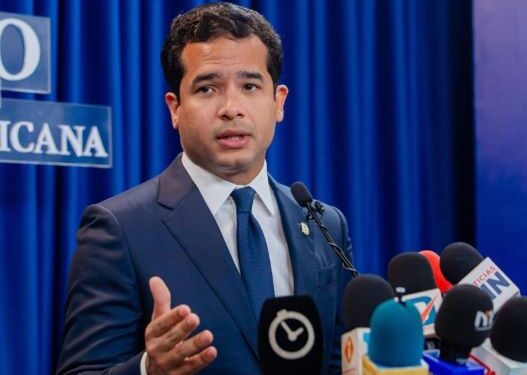 Omar Fernández afirma sería un mal legislador si promuevo que la ley se cumpla a medias