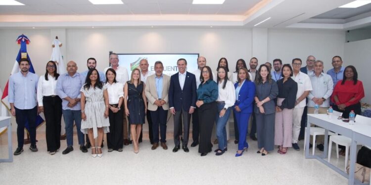 AIEHaina y Región Sur reúne al sector agroindustrial para presentar aportes y perspectivas de crecimiento de la industria nacional