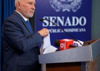 Taveras cuestiona sobregiro de RD$45 mil millones en el sector eléctrico y pide mayor transparencia fiscal