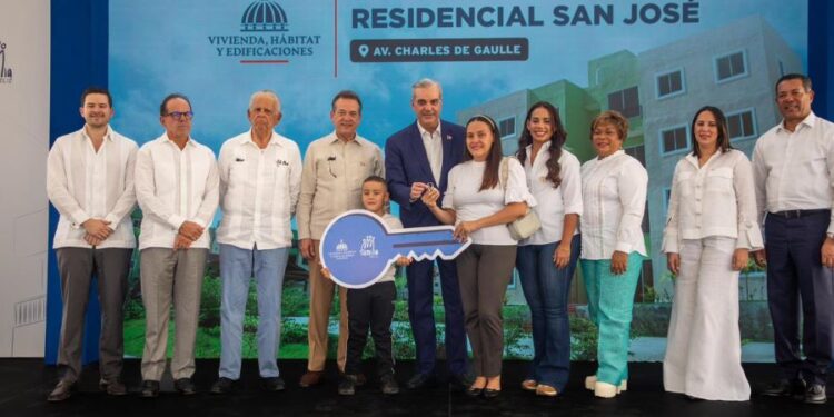 Banreservas financia 700 apartamentos del residencial San José entregados por el presidente Abinader