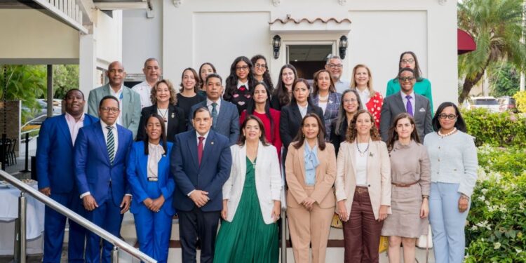 Jueza de la Suprema Corte de Justicia afirma las sociedades modernas requieren marcos legales actualizados