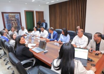 Diputados socializan con funcionarios de Medio Ambiente proyecto de ley sobre Cambio Climático en RD