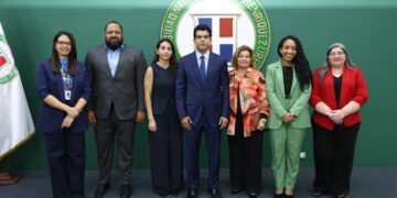 Wellington Arnaud imparte conferencia destaca avances en materia de saneamiento y agua potable