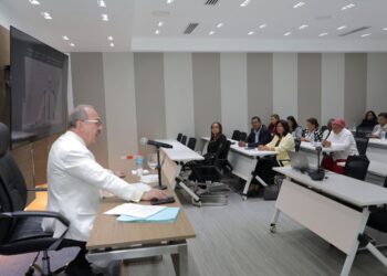 Cámara de Diputados realiza Máster en Derecho Constitucional y Derecho Público: representación y partidos políticos