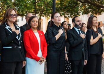 Carolina Mejía y embajadora Jacqueline DeLima encabezan acto por el Día de Canadá