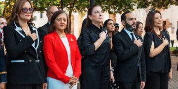 Carolina Mejía y embajadora Jacqueline DeLima encabezan acto por el Día de Canadá