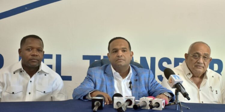 Conatra rechaza supuesto aumento del pasaje anunciado en el Cibao; dice esos transportistas golpean al pueblo