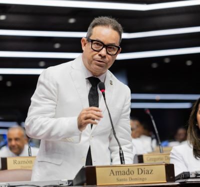 PRM reelige a Amado Díaz como vocero del Bloque de Diputados