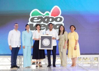 Dedican Expo Vega Real 2026 al ministro de Deportes Kelvin Cruz
