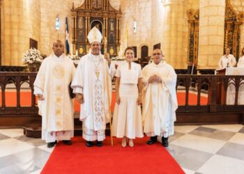 Carolina Mejía conmemora el 528 aniversario de Santo Domingo