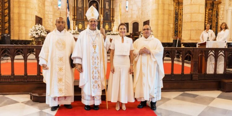 Carolina Mejía conmemora el 528 aniversario de Santo Domingo