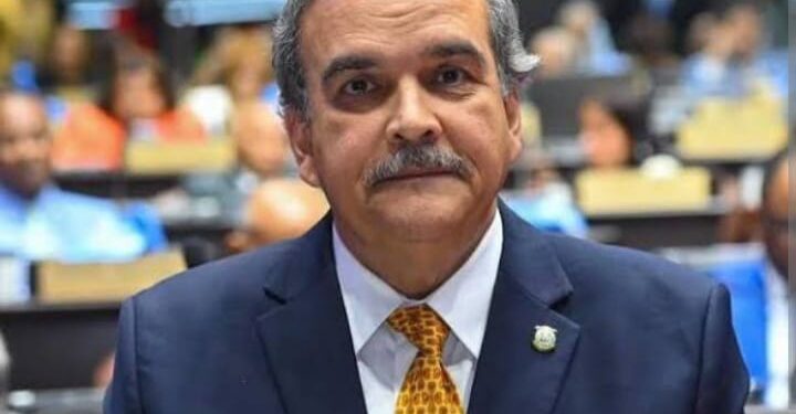 Elias Wessin Chávez califica de «normal» la renuncia de magistrados y rechaza crear nuevas provincias