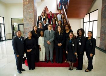 Estudiantes meritorios de la diáspora dominicana en España recorren el país en un viaje de aprendizaje y encuentro con sus raíces