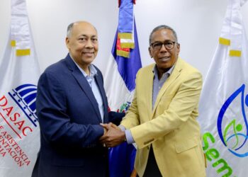 ARS SEMMA fortalece la protección social de docentes con alianza estratégica junto a DASAC