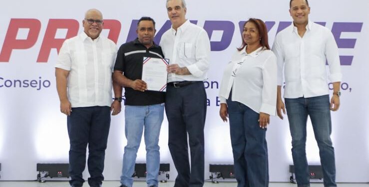 Presidente Abinader anuncia aumento cartera crédito Promipyme