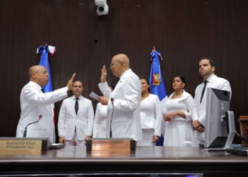 Alfredo Pacheco es ratificado como presidente de la Cámara de Diputados