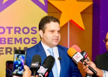 Economista denuncia el alza de precios que afecta hogares pobres y clase media