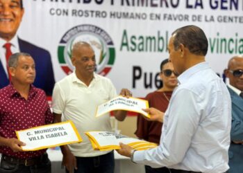 Antonio Marte anuncia en Puerto Plata que legislará para que fondos de pensiones puedan ser usados por los trabajadores .