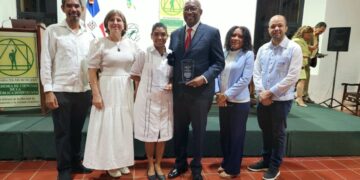 Reconocen a Editrudis Beltrán Crisóstomo por sus aportes al desarrollo de la física en República Dominicana