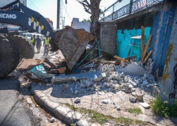 Alcaldía del Distrito Nacional demuele siete estructuras y recupera espacios públicos en Cristo Rey