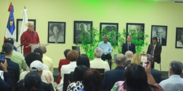 Fundación Juan Bosch conmemora 56 años del libro “De Cristóbal Colón a Fidel Castro”