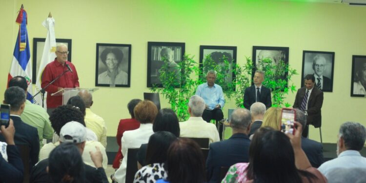Fundación Juan Bosch conmemora 56 años del libro “De Cristóbal Colón a Fidel Castro”