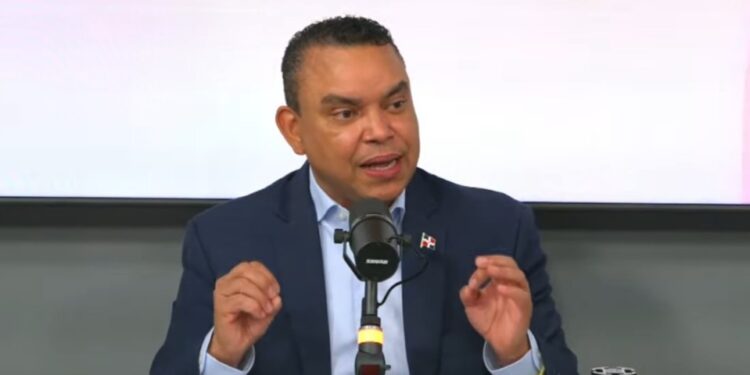 Landrón revela caída de más de 50 % en partos de extranjeras en hospitales públicos