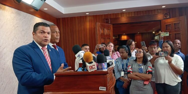 Diputado Tobías Crespo llama al Gobierno usar mayoría en el Congreso Nacional para aprobar proyectos que beneficien a la población