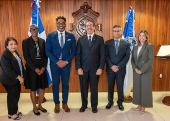 UASD RECIBE VISITA DE COMISIÓN DEL BRONX COMMUNITY COLLEGE  PARA FORTALECER LAZOS ACADÉMICOS Y CONVENIOS BILATERALES