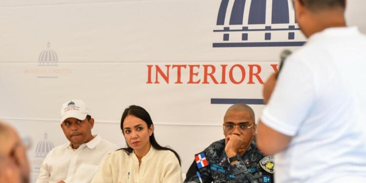Faride Raful supervisa y refuerza intervención integral en Villas Agrícolas