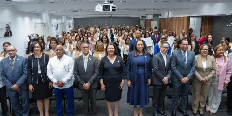 INFOTEP certifica a 262 colaboradores de la Cámara de Diputados tras completar programa de formación