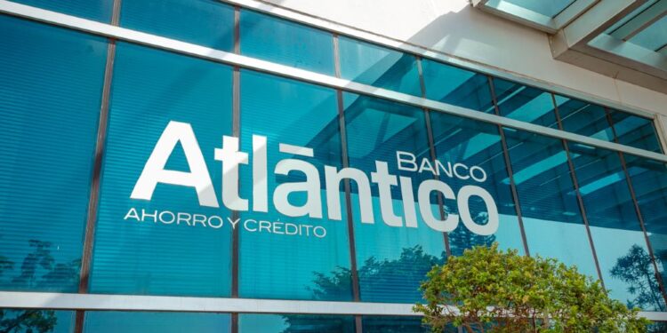 Feller Rate eleva a “BBB” la calificación de solvencia de Banco Atlántico