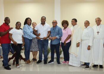 Reconocen a Rolfi Rojas y Héctor Luis Bautista por impulsar obras comunitarias en Los Alcarrizos