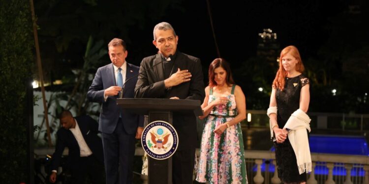 Embajadora de los Estados Unidos ofrece recepción para celebrar que la República Dominicana se una al Consenso de Ginebra